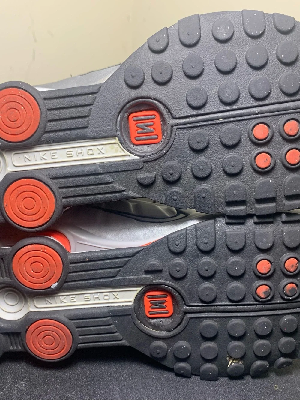 Youth Nike Shox Sneakers (Size 5Y US) Great Condition